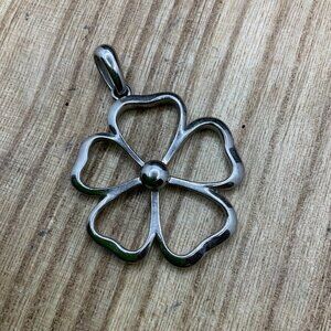 Lia Sophia "DAISY" 2007 Open Work Flower Silver Pendent